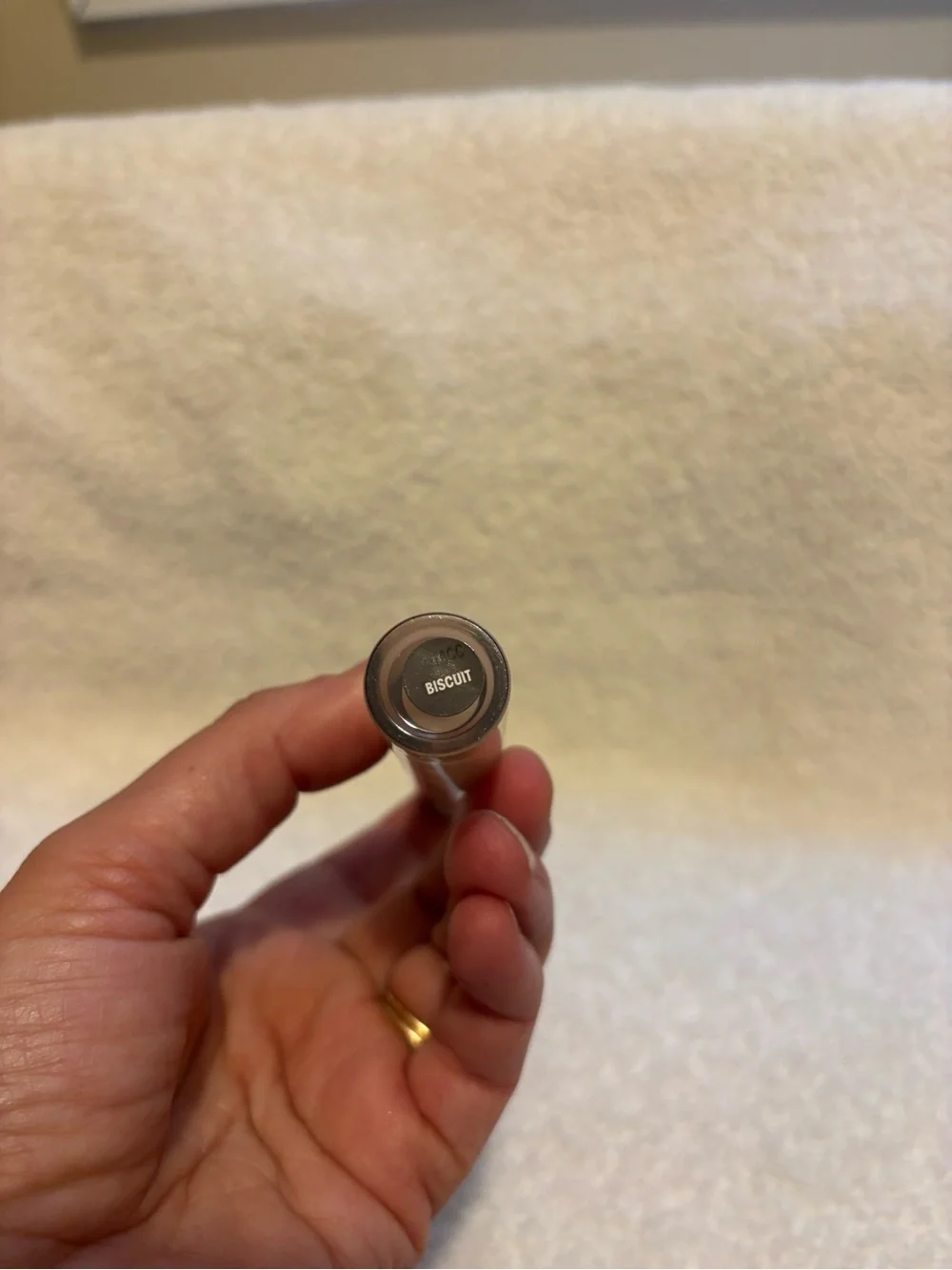 New believe beauty concealer shade biscuit